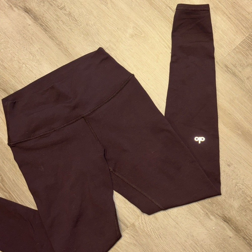 ALO PURPLE LEGGINGS SIZE SMALL AS IS